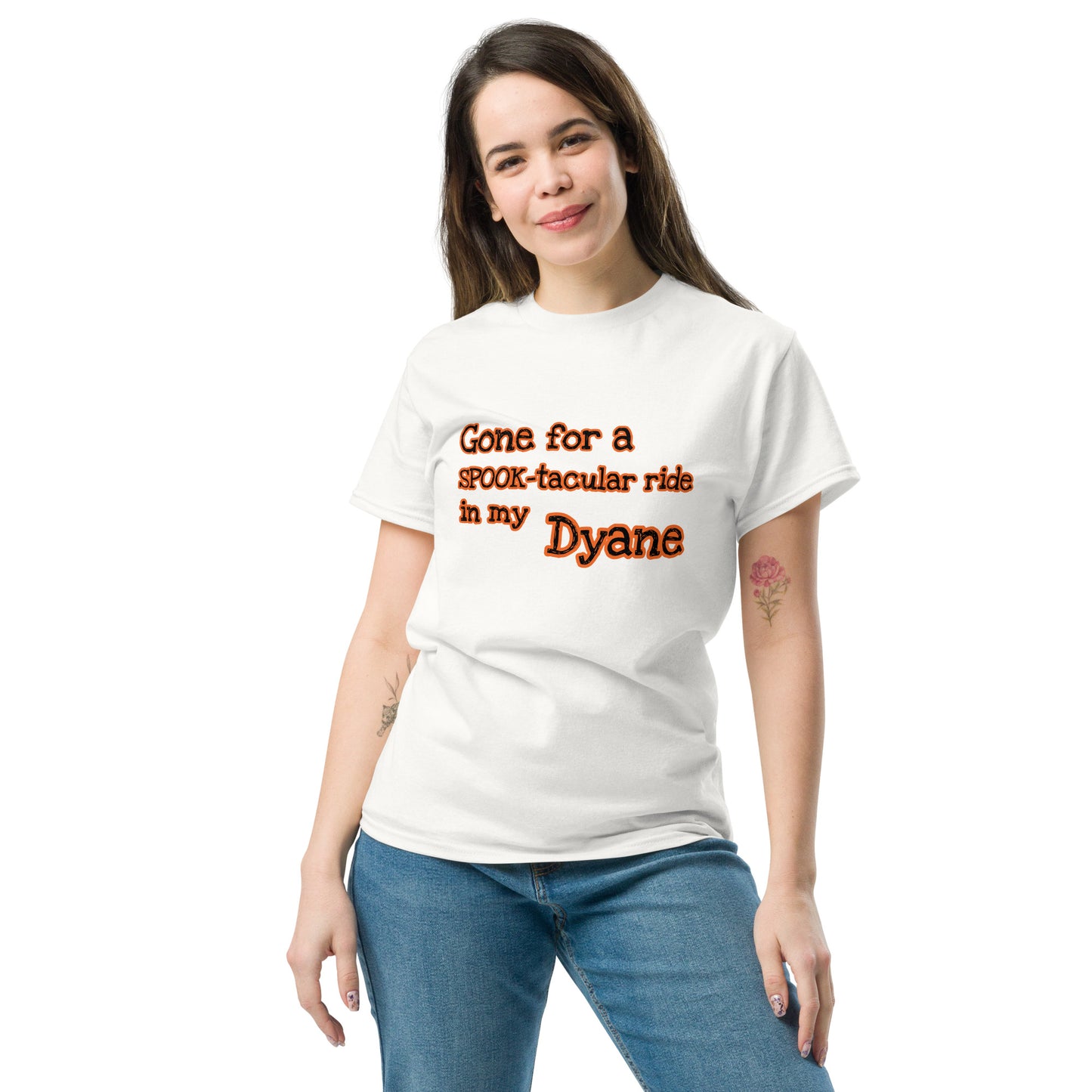 Parti pour une balade SPOOK-taculaire dans mon T-shirt Dyane disponible en Noir, Naturel, Gris ou Blanc