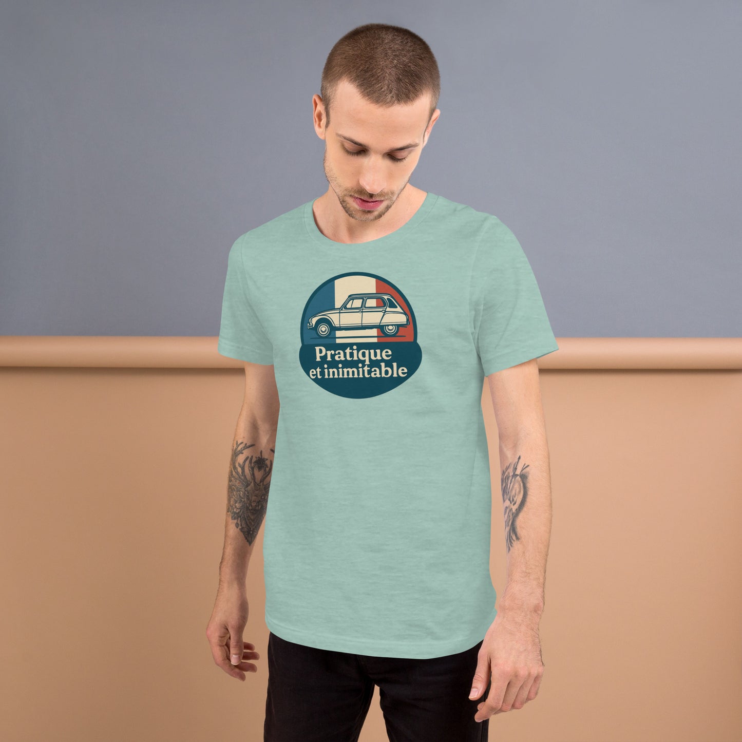 👕 T-shirt “Pratique et Inimitable” – Voor Dyane-liefhebbers met Stijl