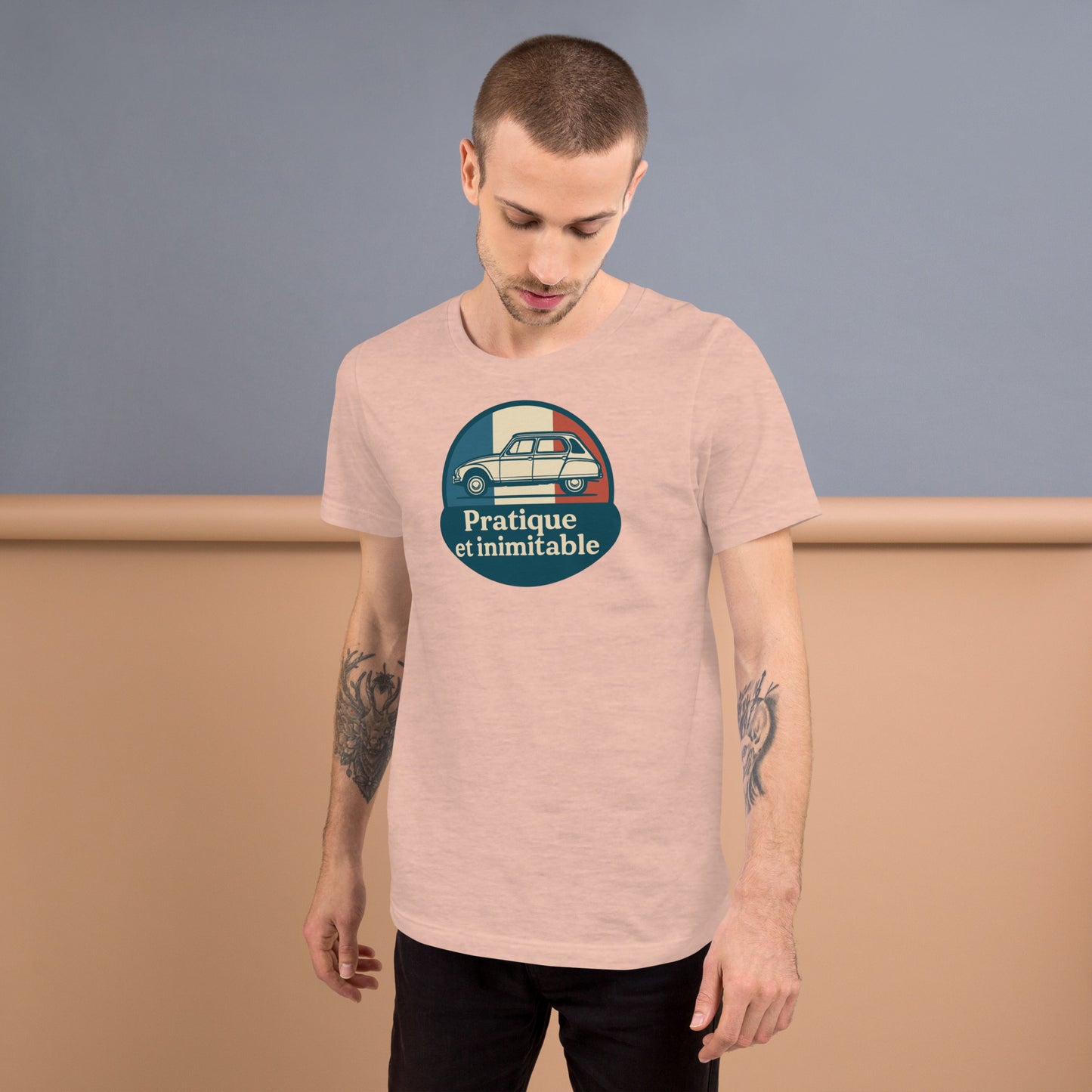 👕 T-shirt “Pratique et Inimitable” – Voor Dyane-liefhebbers met Stijl