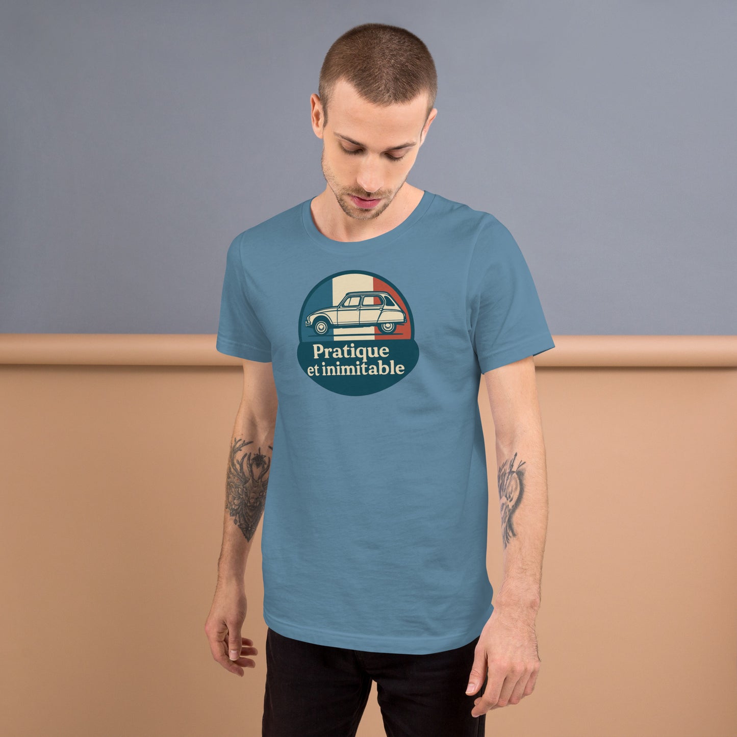 👕 T-shirt “Pratique et Inimitable” – Voor Dyane-liefhebbers met Stijl