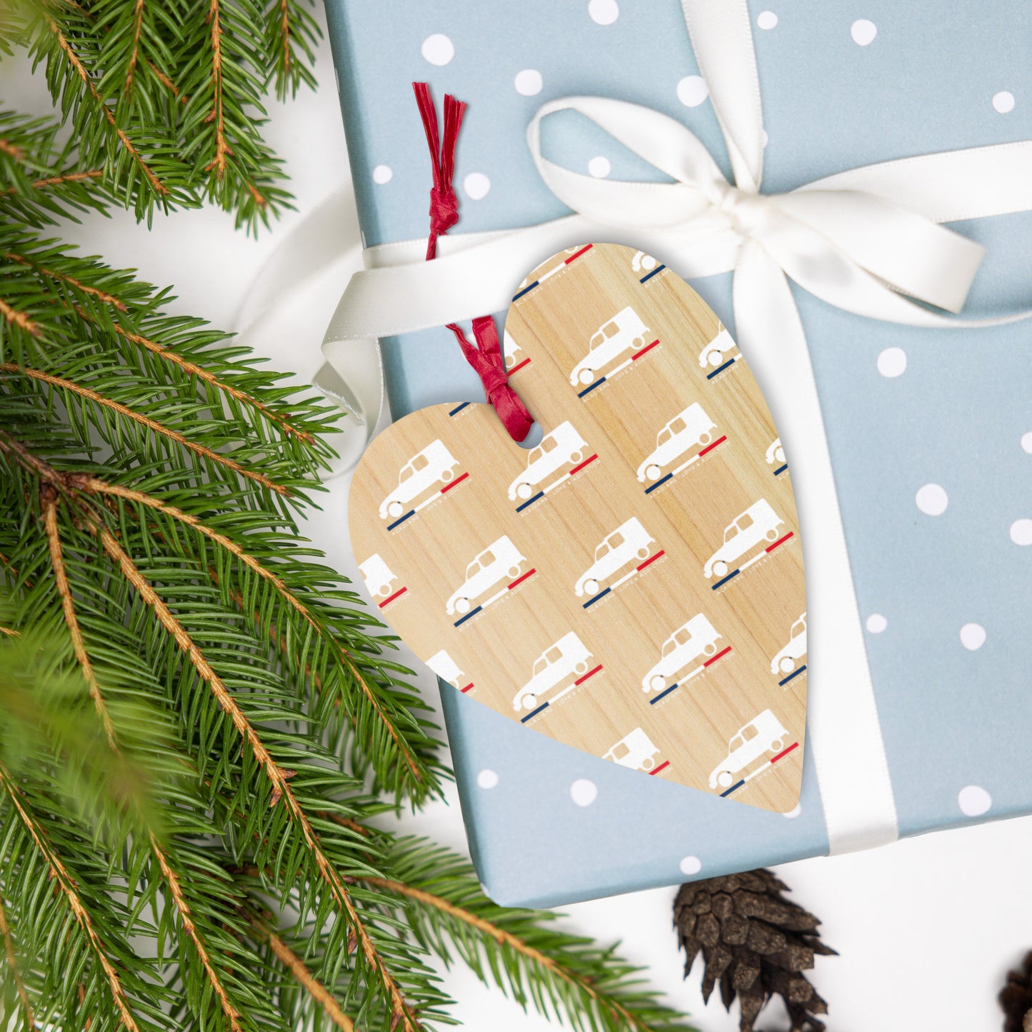 Wooden Christmas Ornament "Acadiane – Love & Addiction" | Retro Citroën charm for your tree
