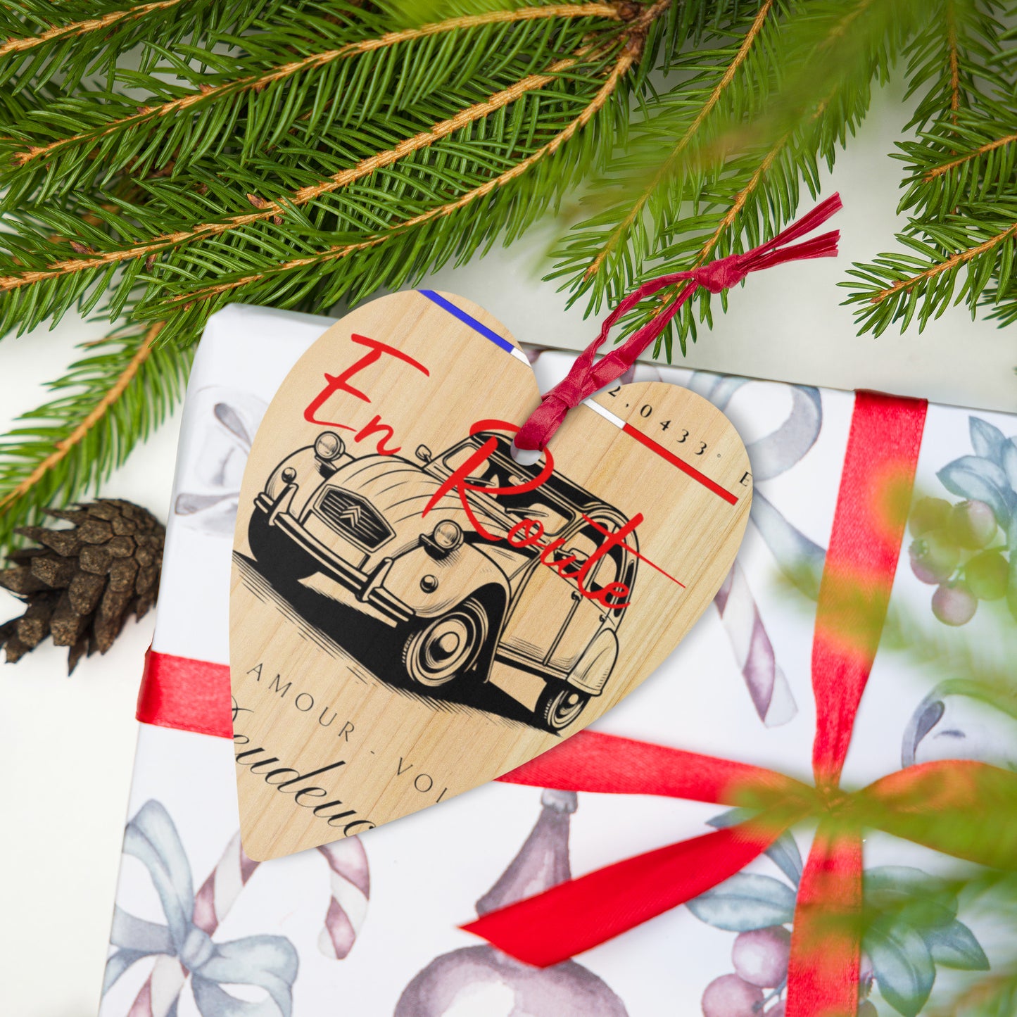 Wooden Ornament "En Route – Deudeuche"