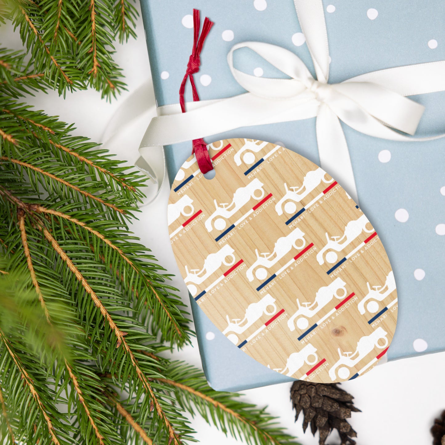🎄 Wooden Christmas ornament "Méhari – Love & Addiction" | Double-sided & Magnetic