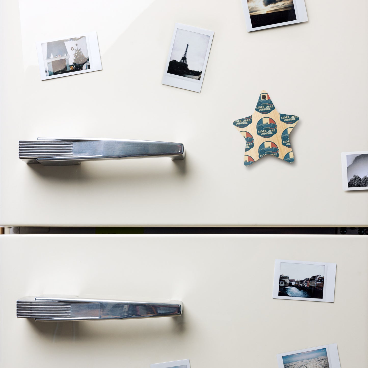 Burton Sportscar Kerstornament – Licht, Vrij & Speels voor Onder de Boom