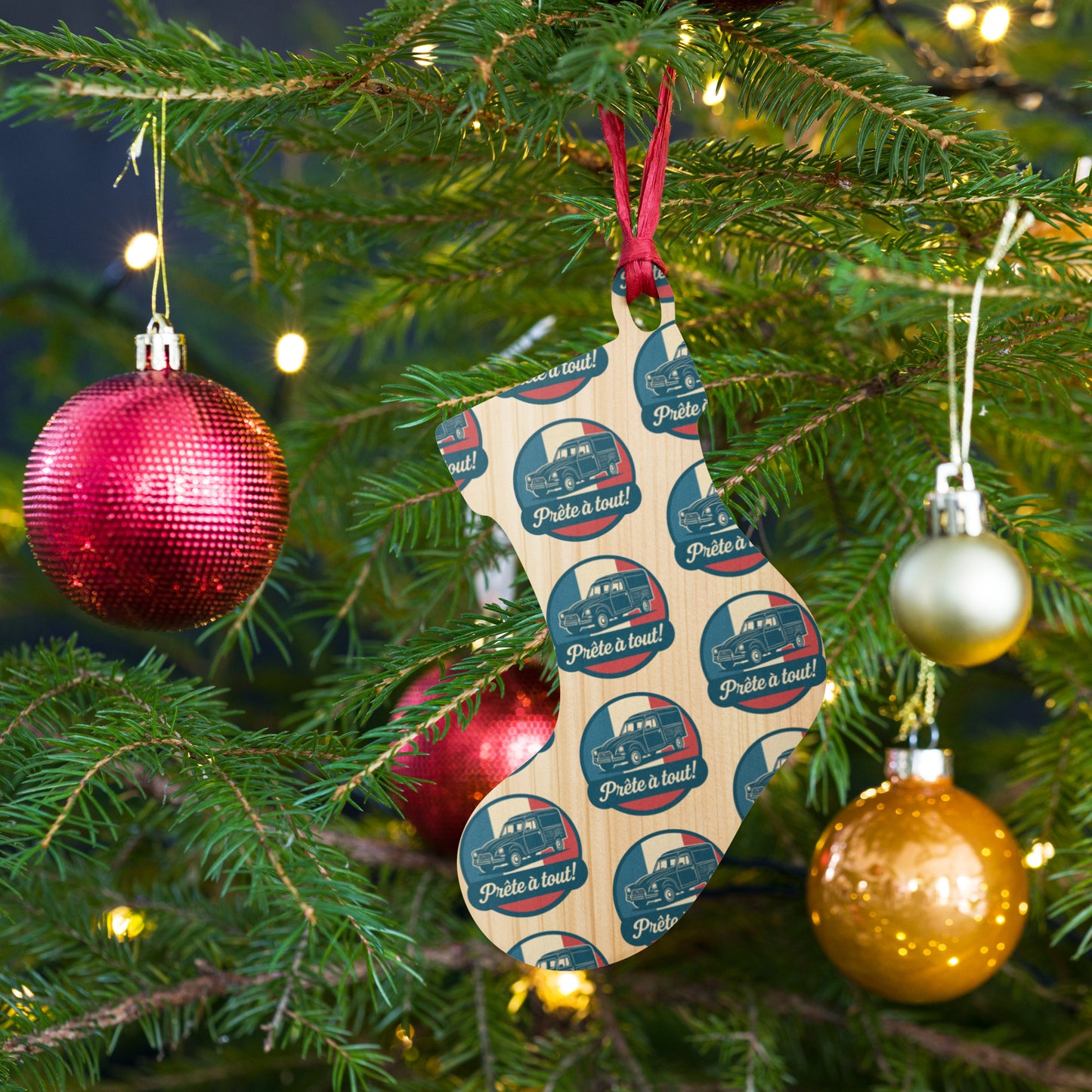 Citroën Acadiane Wooden Christmas Ornament – “Prête à tout!” with French Christmas charm