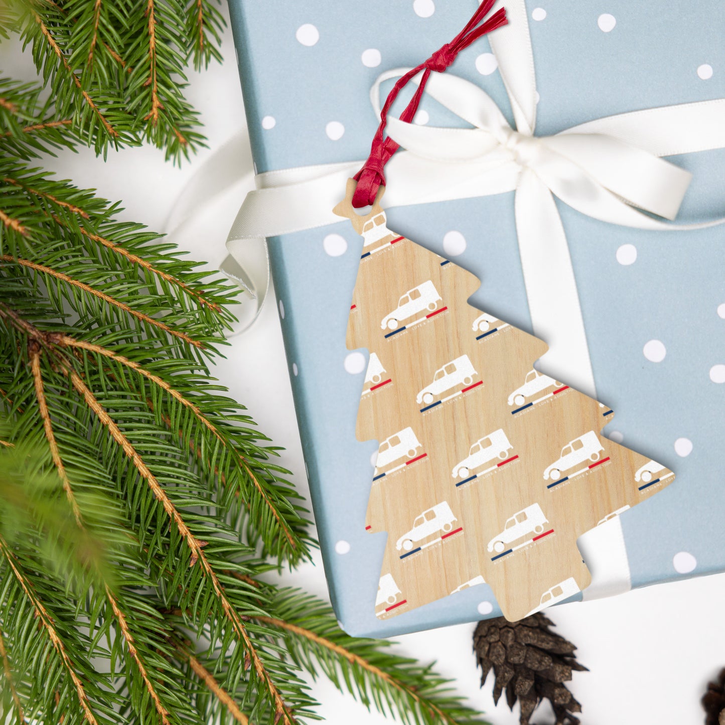 Wooden Christmas Ornament "Acadiane – Love & Addiction" | Retro Citroën charm for your tree