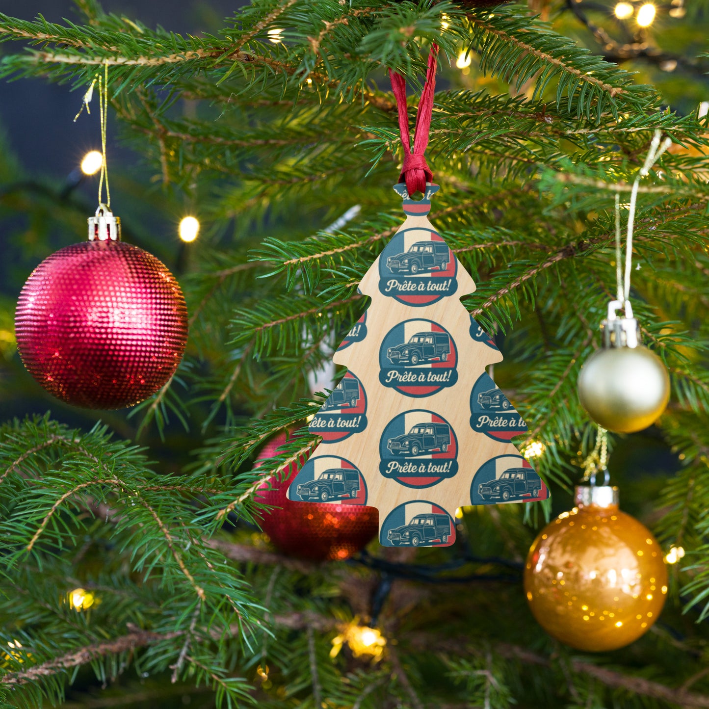 Citroën Acadiane Wooden Christmas Ornament – “Prête à tout!” with French Christmas charm