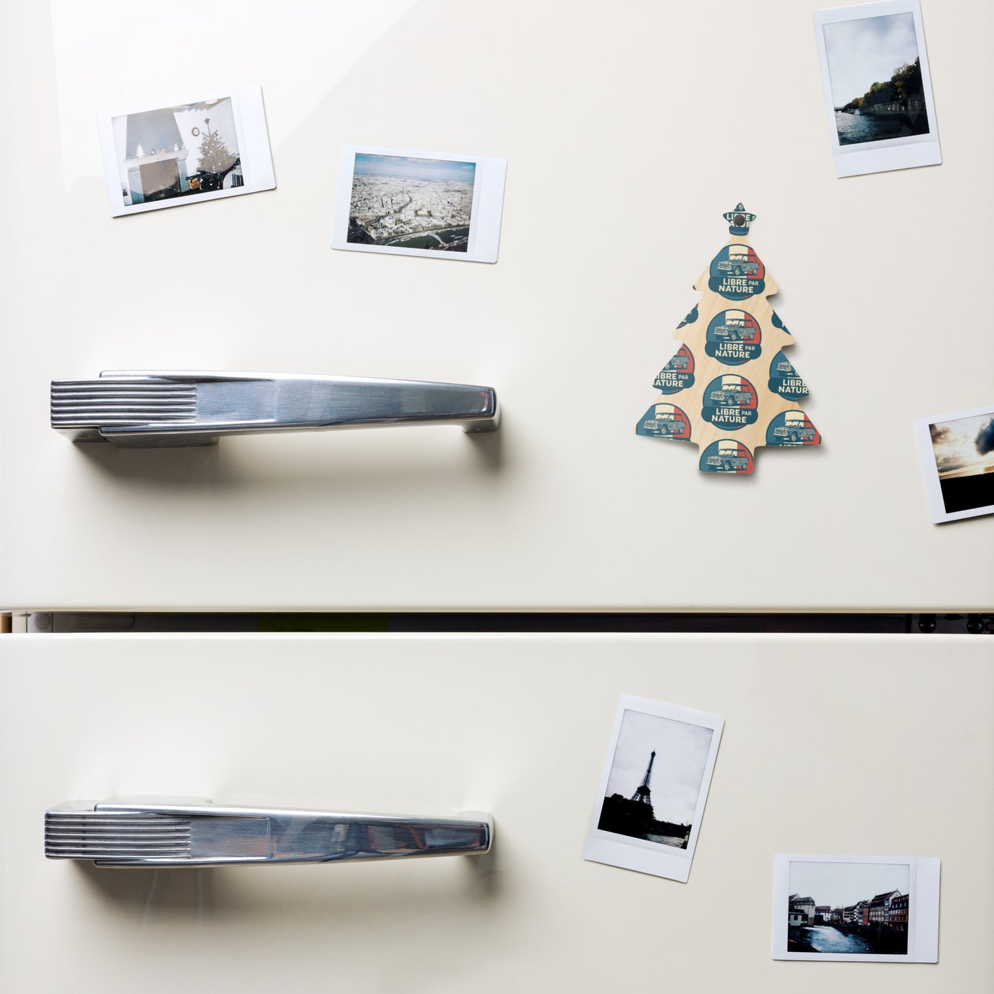 Citroën Méhari Wooden Christmas Ornament – Free of Mind, Ready for Christmas!