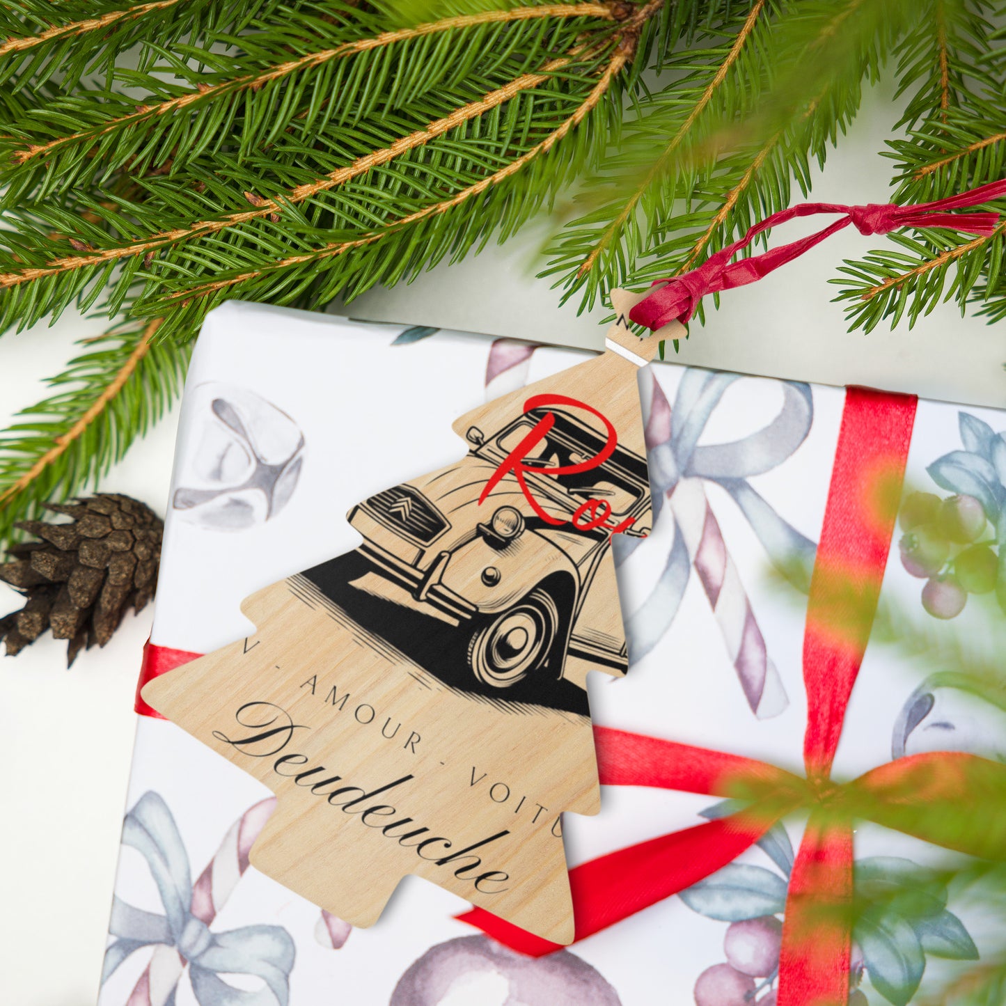 Wooden Ornament "En Route – Deudeuche"