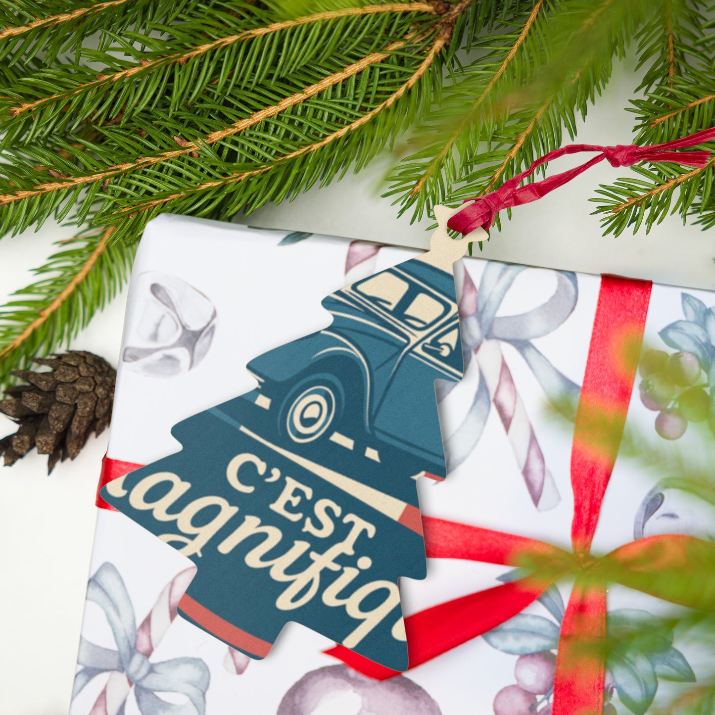 Wooden Ornament "C'est Magnifique – Citroën 2CV"