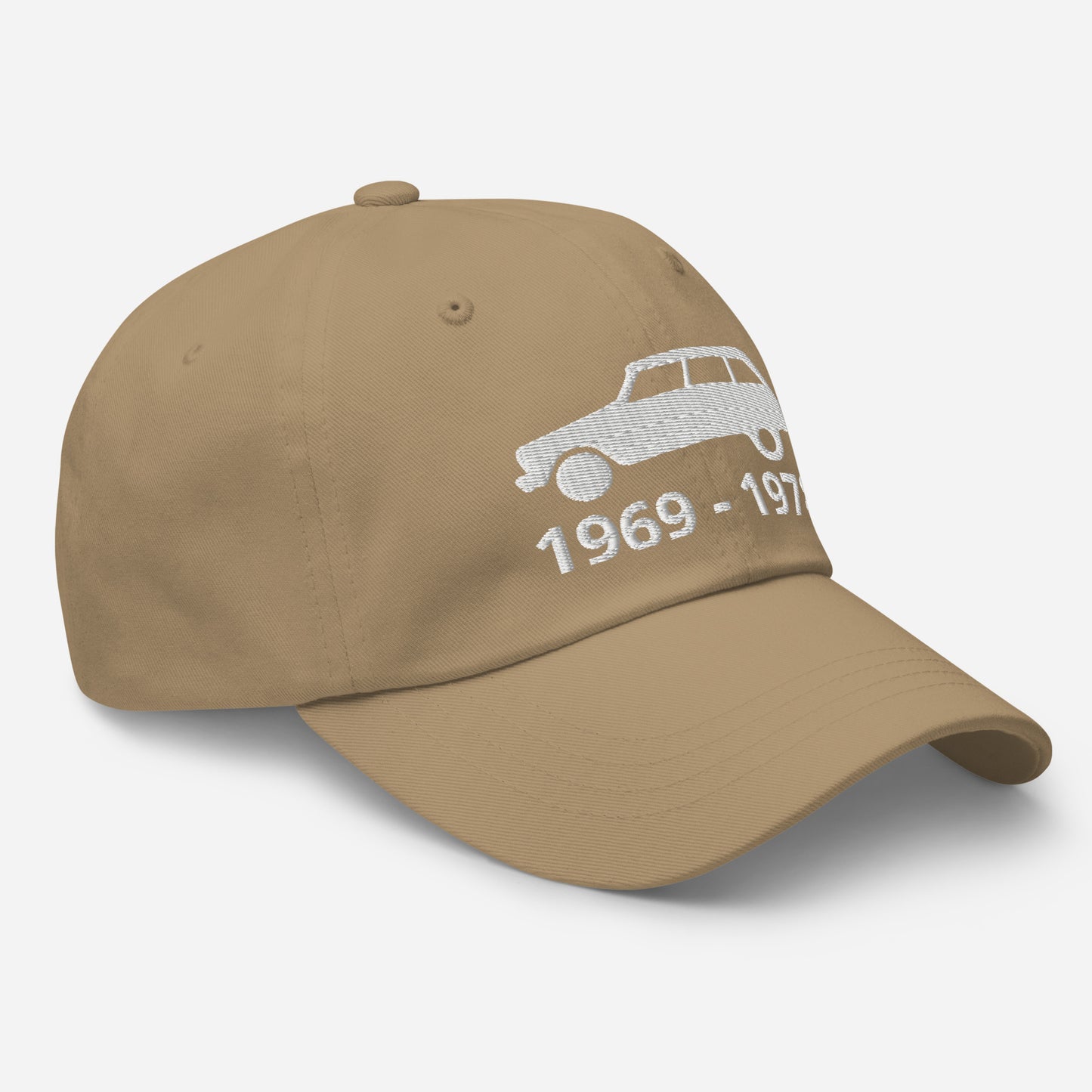 Casquette Citroën Ami8 brodée avec période de production disponible en Noir, Rouge, Gris, Kaki, Bleu L. ou Blanc