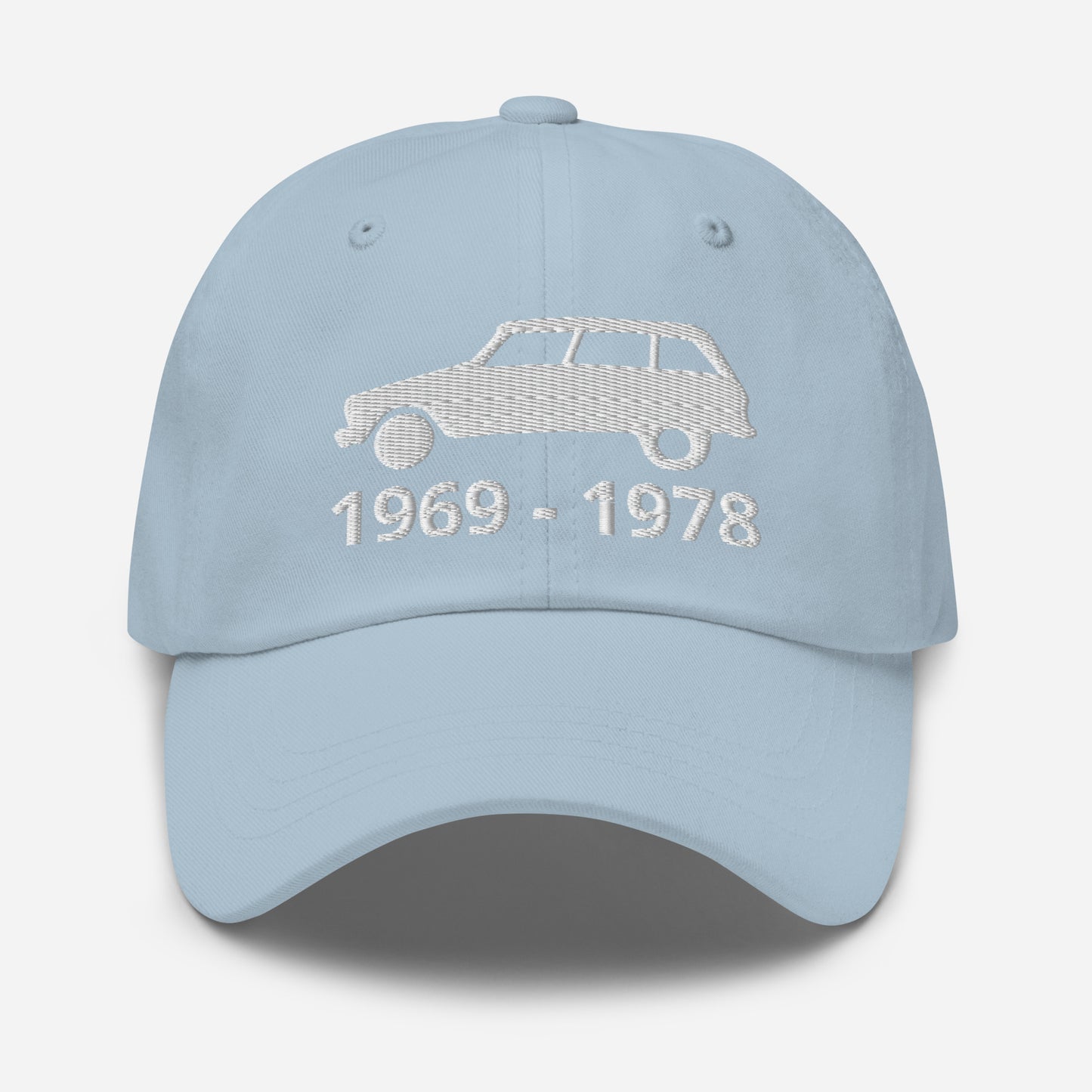 Casquette Citroën Ami8 brodée avec période de production disponible en Noir, Rouge, Gris, Kaki, Bleu L. ou Blanc