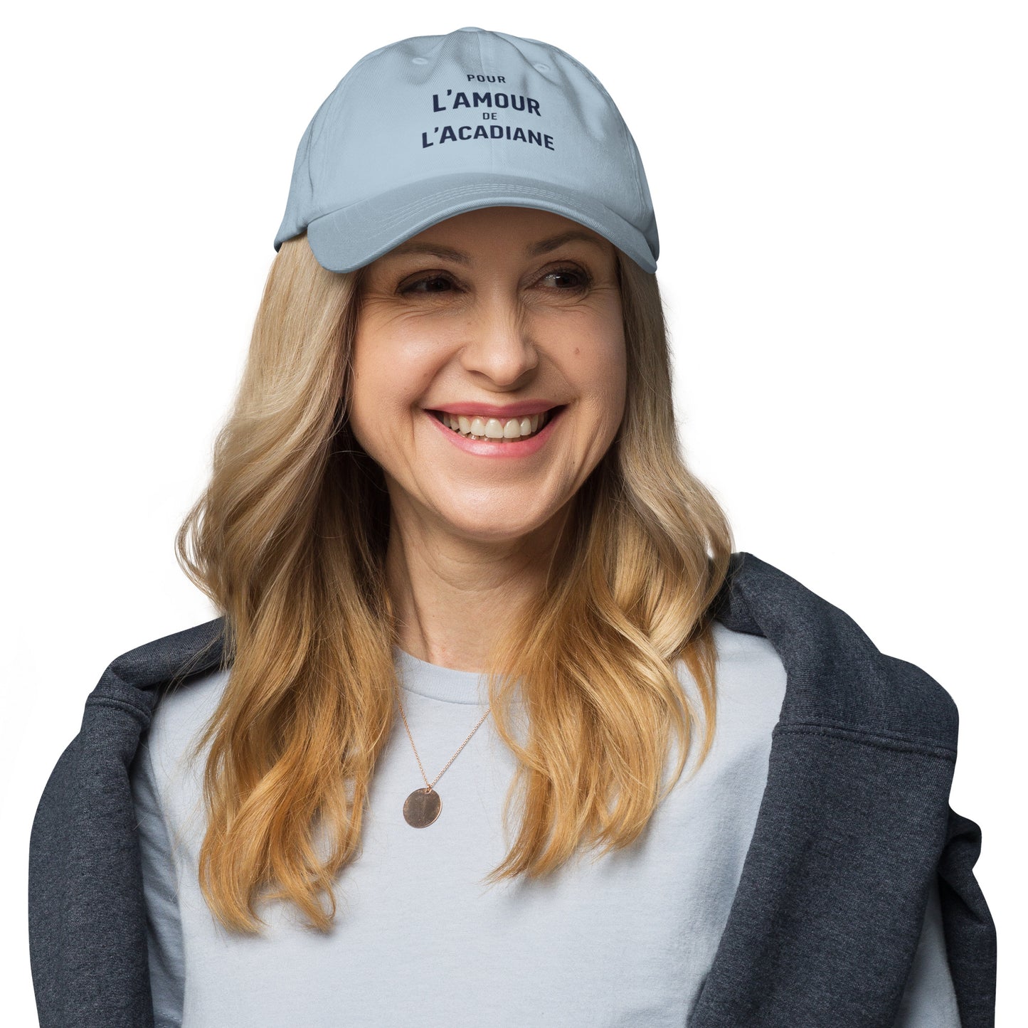 L’amour Dad Cap – Casquette avec illustration typographique « Pour l’Amour de l’Acadiane »
