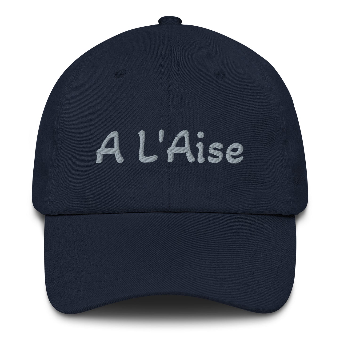 Une casquette brodée L'Aise avec un AMI8 brodé au DOS - Noir, Marine, Rouge, Gris, L.Bleu ou Blanc