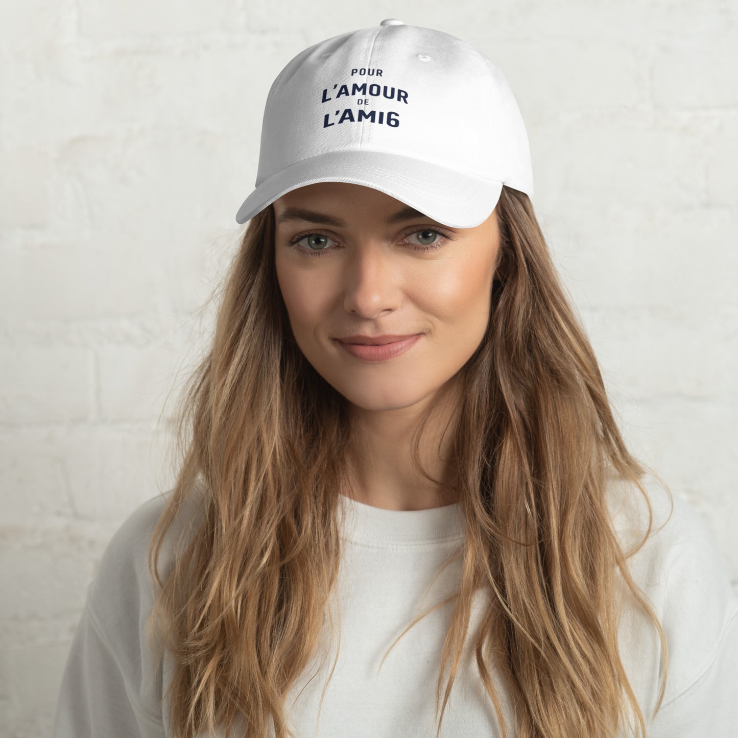 L’amour Dad Cap – Casquette Bleu Clair avec Illustration Typographique « Pour l’Amour de l’AMI6 »