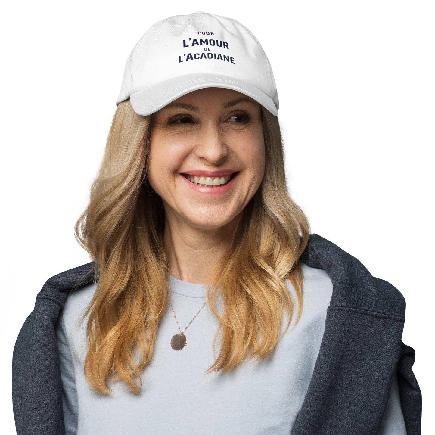 L’amour Dad Cap – Casquette avec illustration typographique « Pour l’Amour de l’Acadiane »