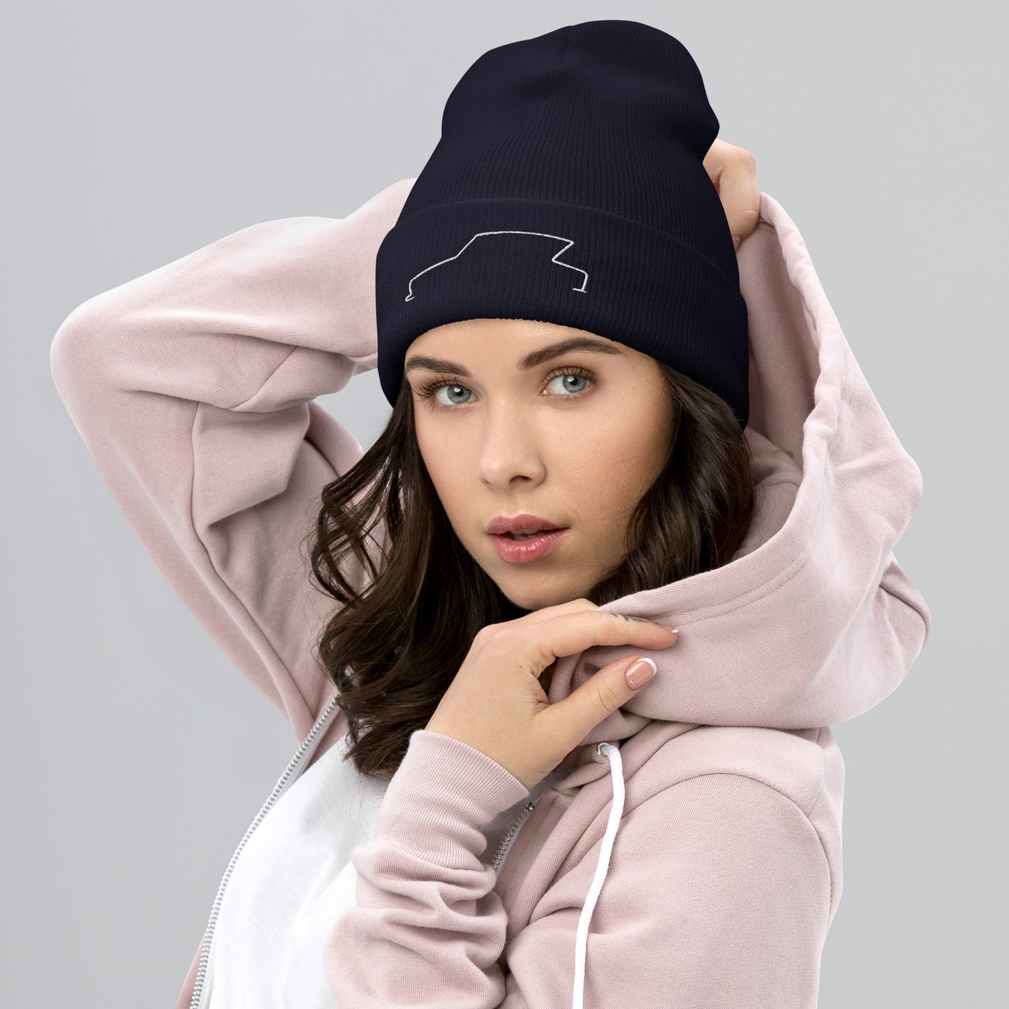 Silhouette Collectie – Citroën Ami 6 Lijnkunst Beanie | Minimalistisch & Elegant