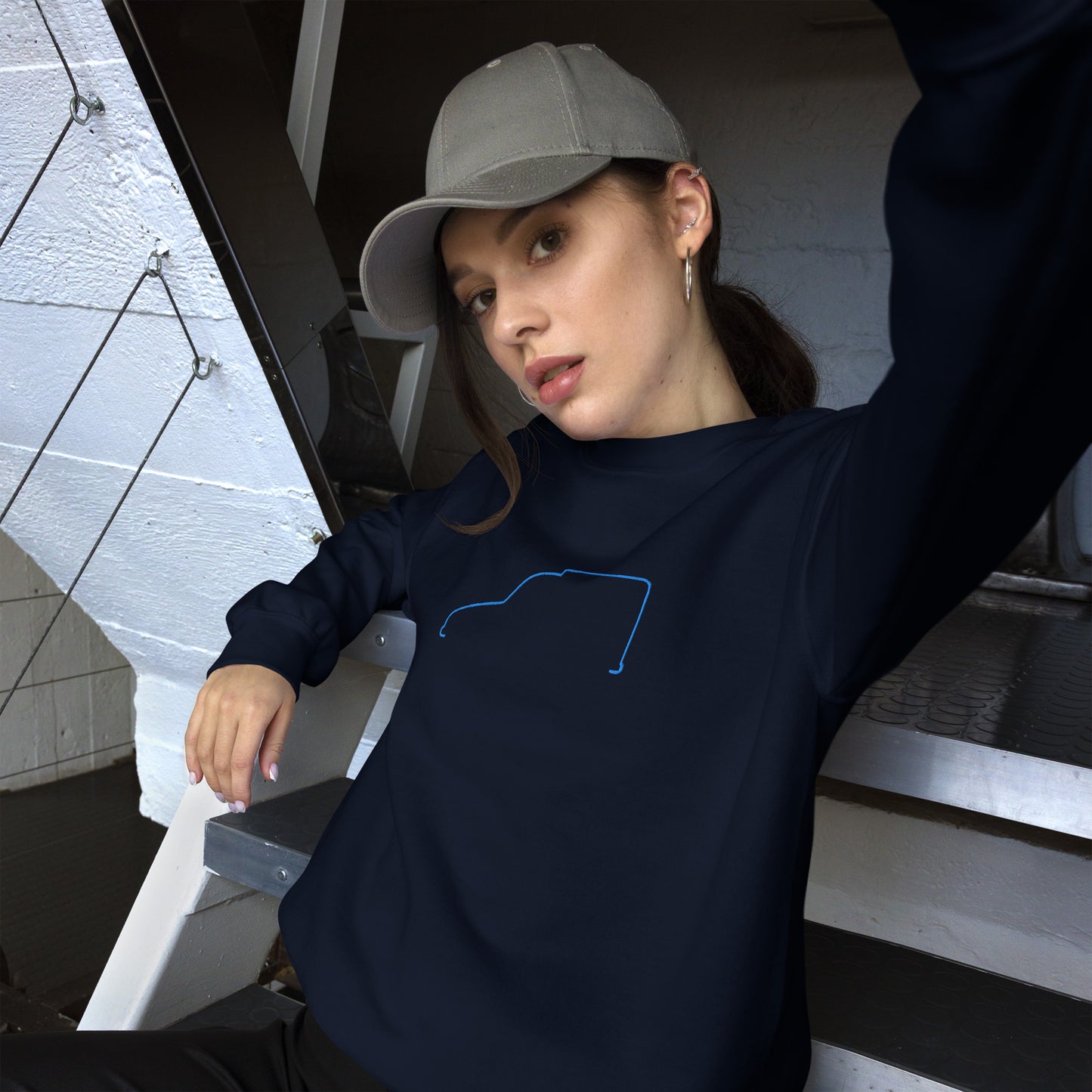 Silhouette Sweatshirt – Citroën Acadiane Lijnkunst | Minimalistisch, Stijlvol & Warm