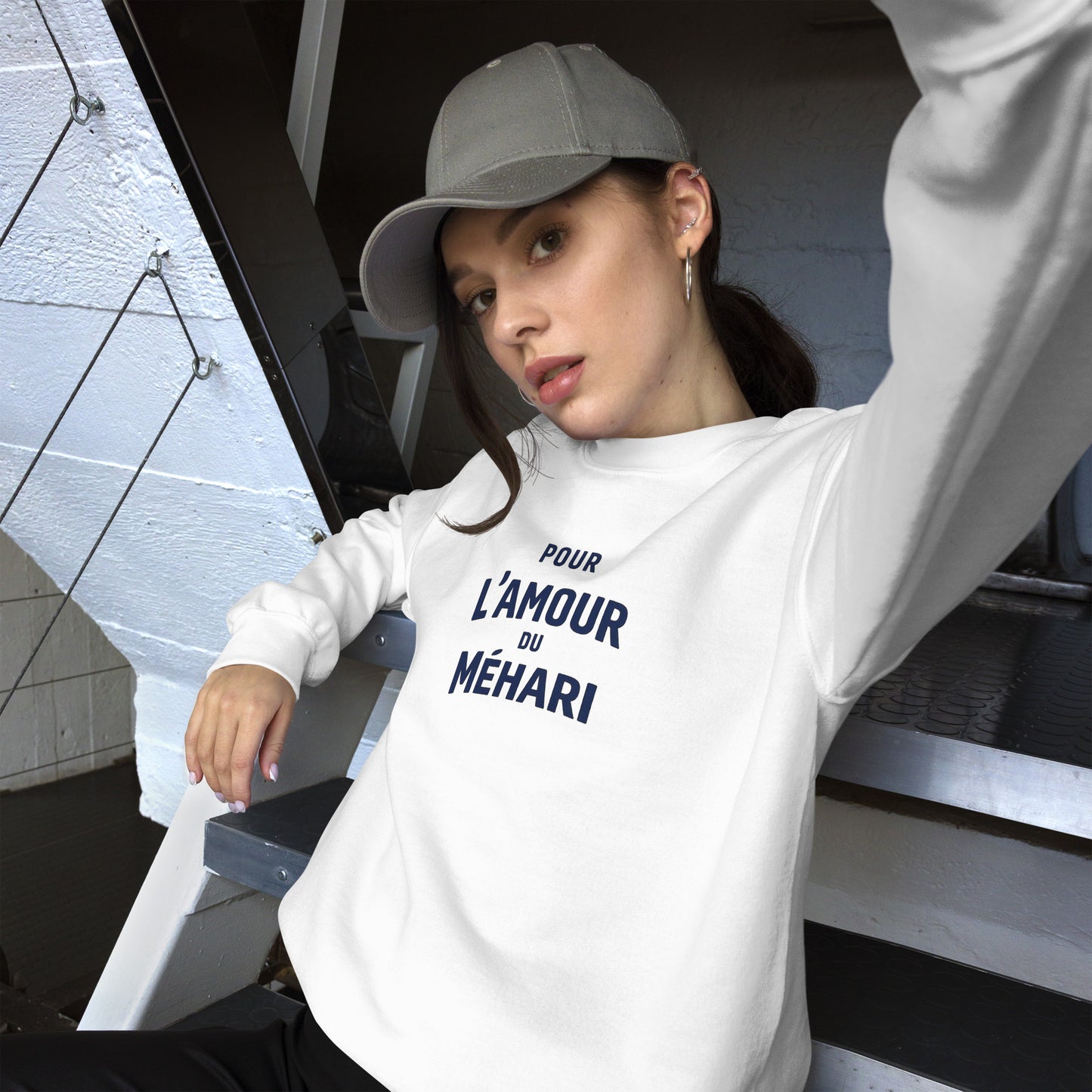 Sweat-shirt « Pour L’Amour du Méhari » – Col rond unisexe avec impression typographique épurée