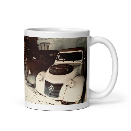 Sahara 2cv 4x4 mug in a barn - 300 ml